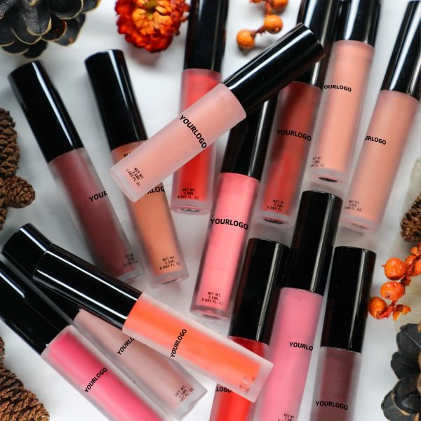 mattierter flüssiger Lippenstift