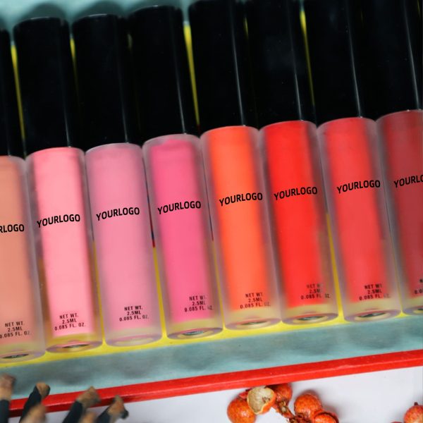 mattierter flüssiger Lippenstift
