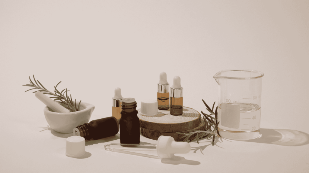 présentation du produit de soin minimaliste marron et crème (4)